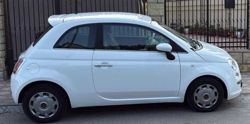 Fiat 500 alb 111000 km diesel stare excelentă