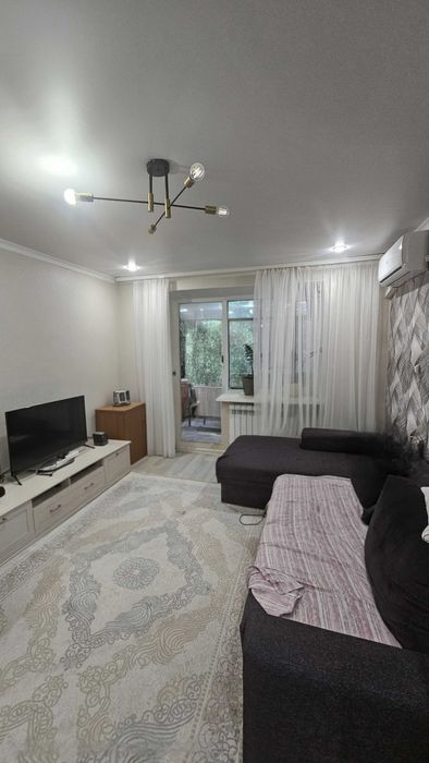 продам 2 ух ком. улучшенную квартиру в центре города. КПО