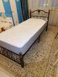 Кровать 200х90.2шт кованая.ikea