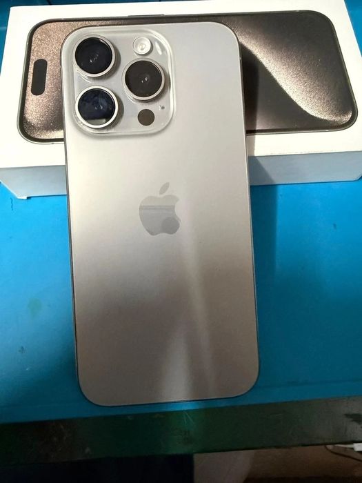 Apple iPhone 15 Pro - 256GB - Natural Titanium 256gb
