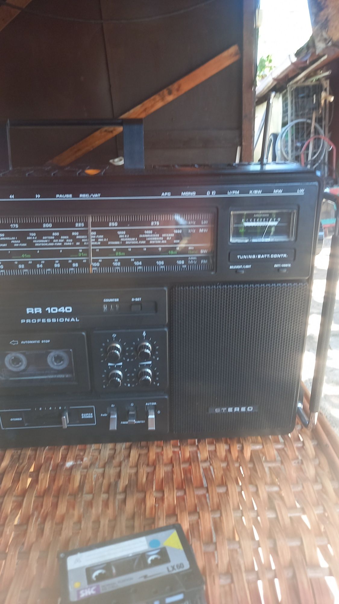 Грундиг RR 1040.Рядък колекционе.ски модел.Сервизиран и бачка на всичк