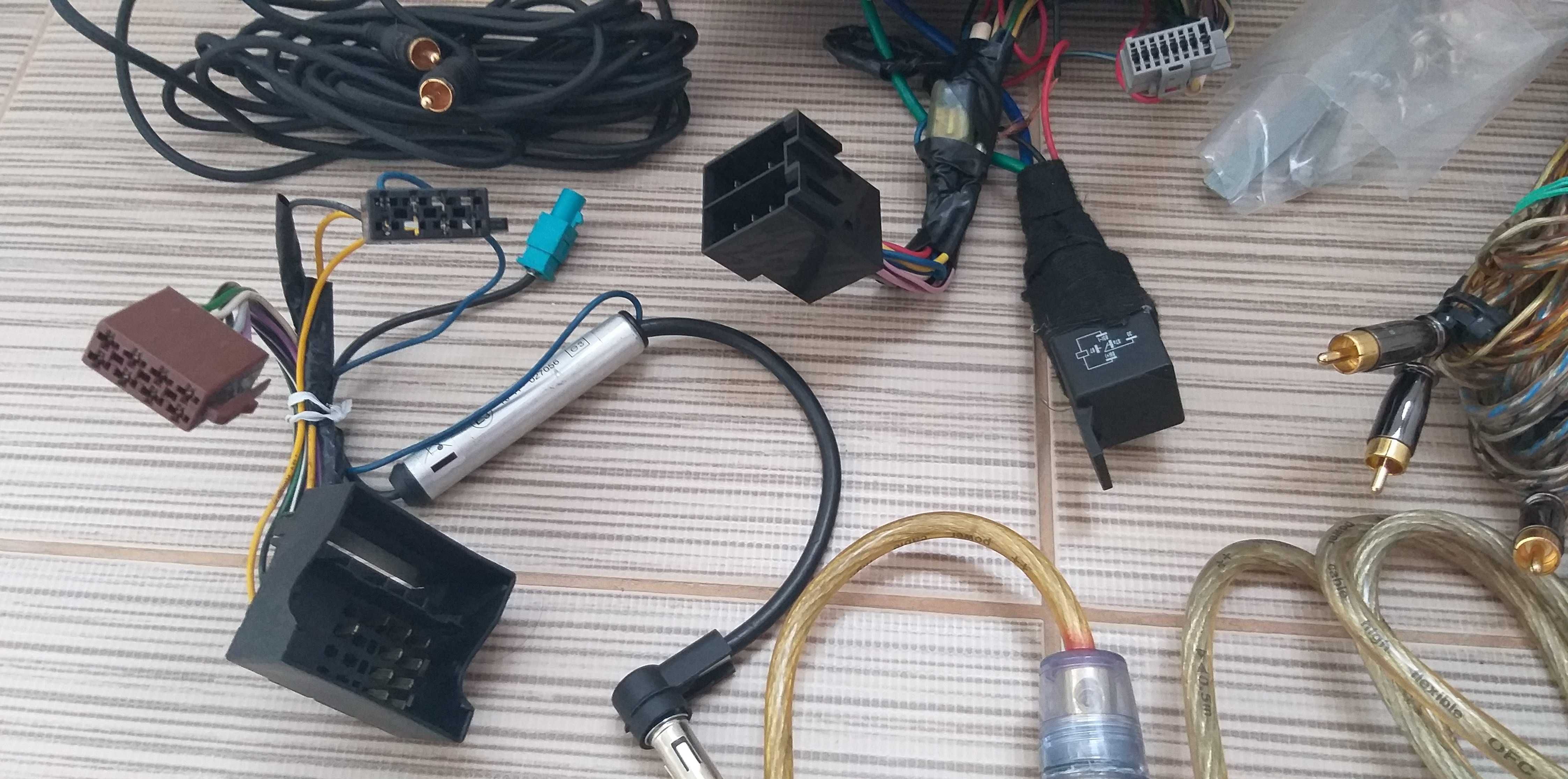 Cabluri mufe suport masca radio auto Adaptor Convertor Subwofer Statie