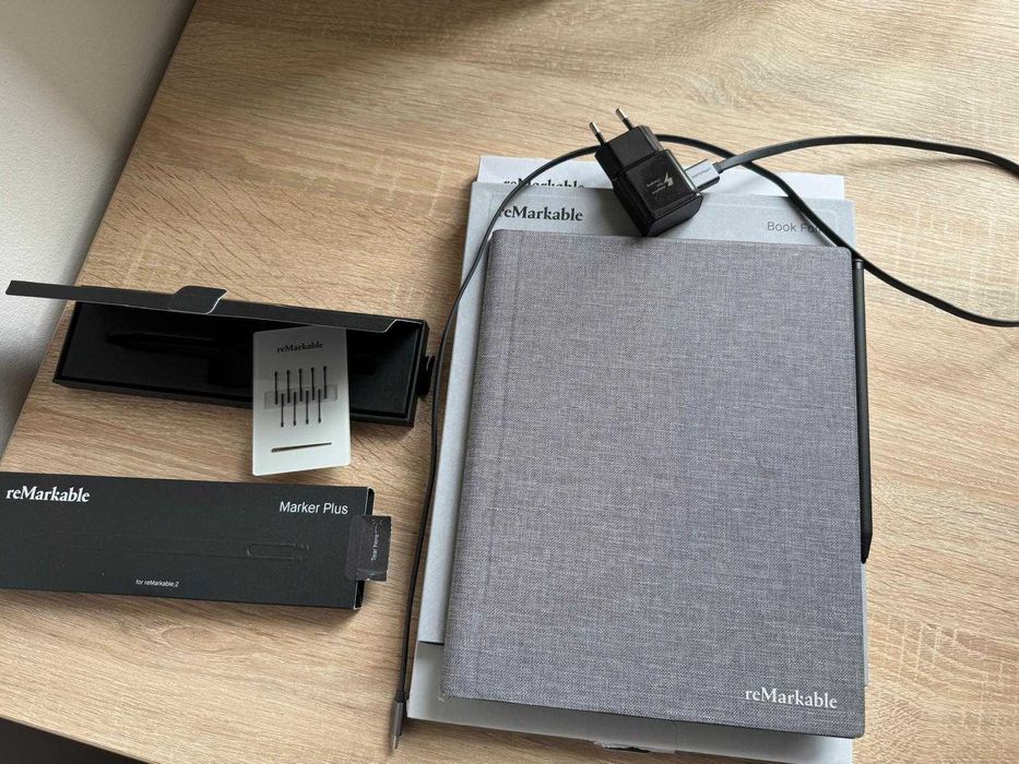 Tableta e-ink reMarkable 2 + Marker Plus + husa, fullbox + incarcator