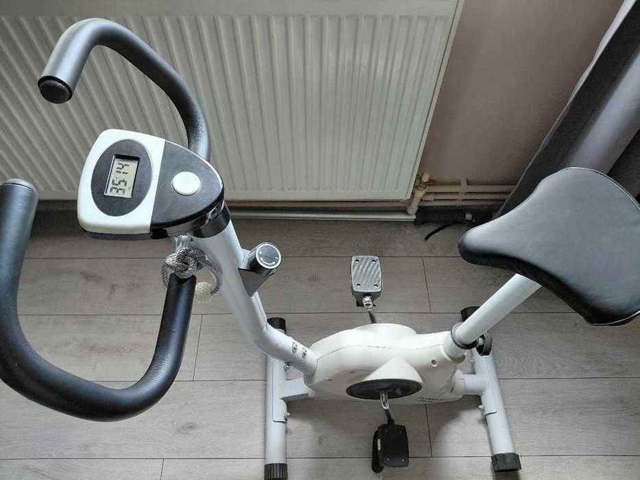 Bicicleta fitness cu reglaj de intensitate