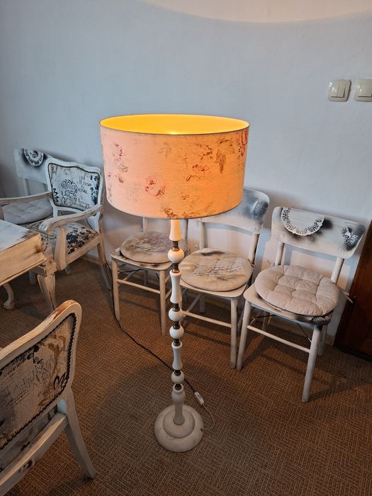 Лампион за под на стойка