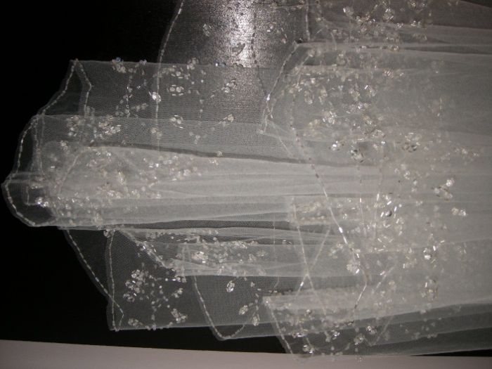 Сватбена рокля и Воал-оригинални от колекцията на Demetrios