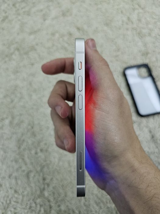 iPhone 12 мини много запазен!