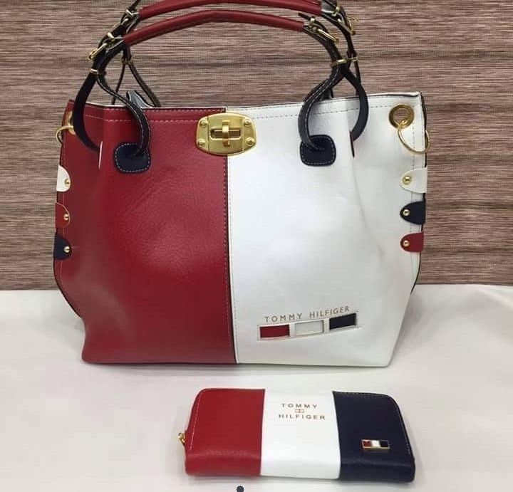 Geanta+portofel,super model, accesorii metalice aurii, etichetă,sacule