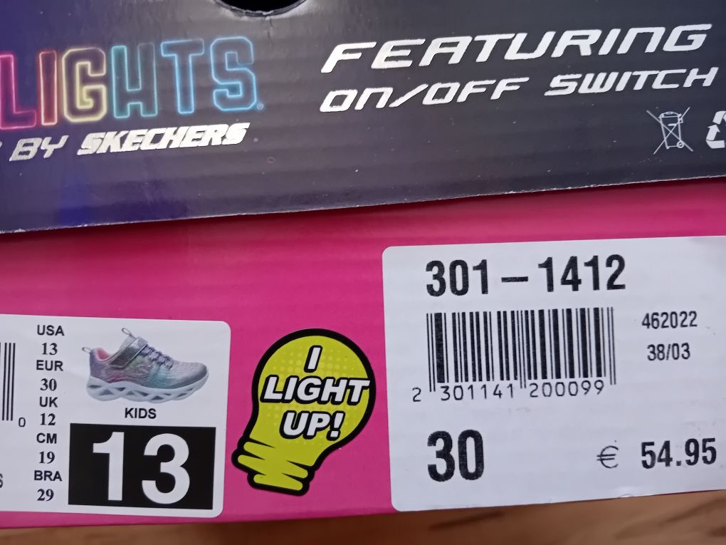 Sketchers N29,31,32 Светещи  маратонки