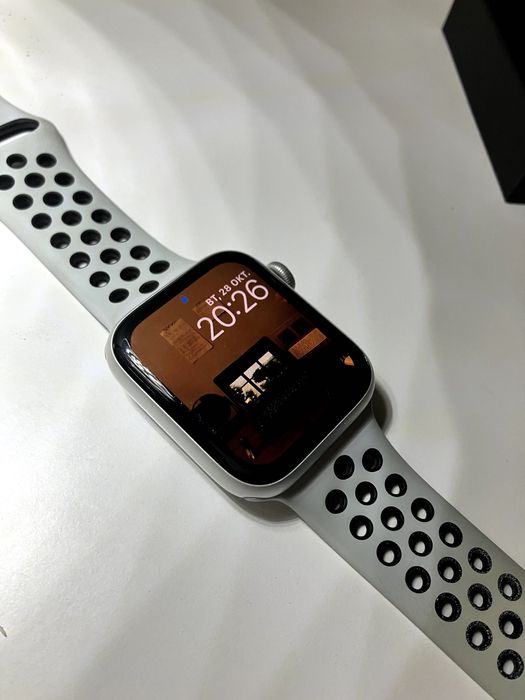 Apple watch SE Silver 44mm NIKE/до 31 октября уступлю до 89к тг