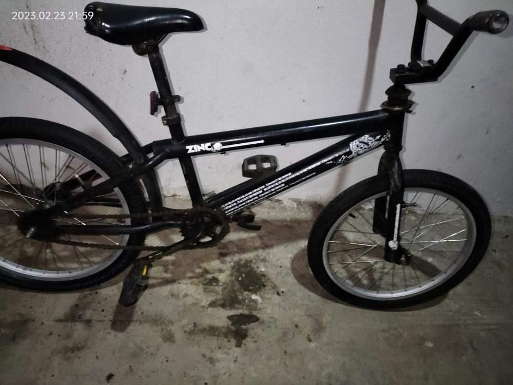 Vând BMX mai multe detalii in privat