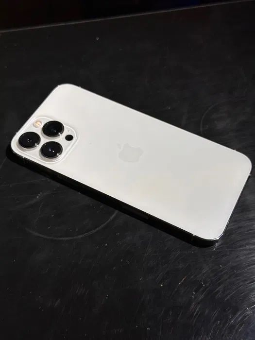 Iphone 13 pro max ochilmagan  holati orta