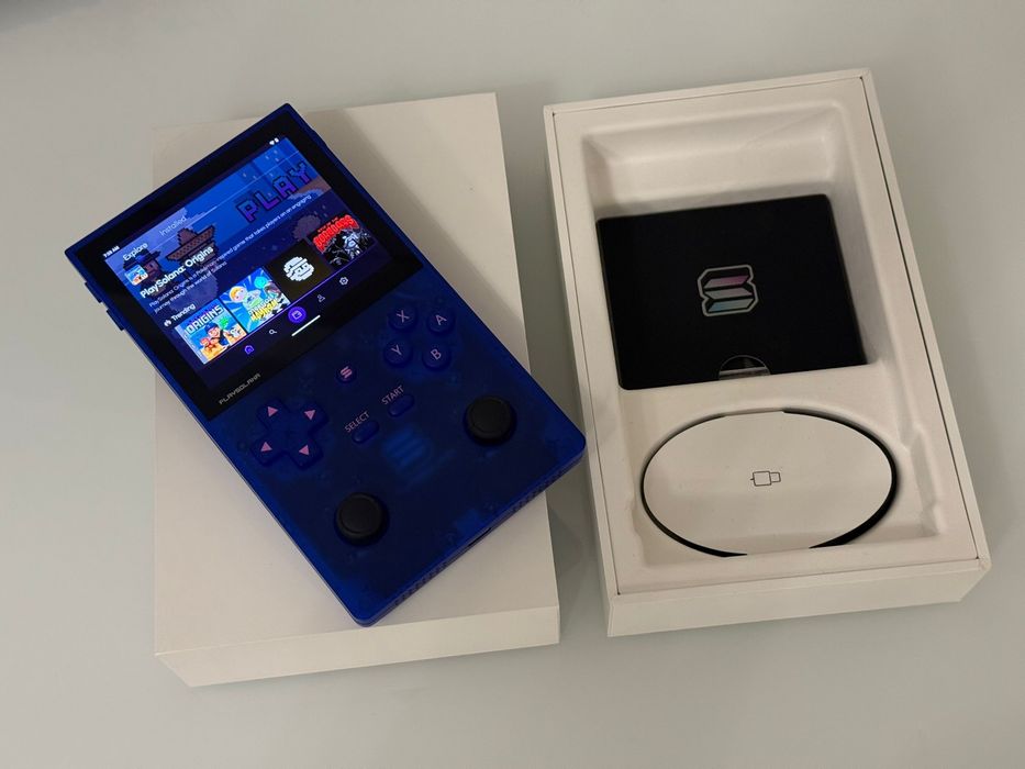 Play Solana PSG1 device (crypto gameboy)