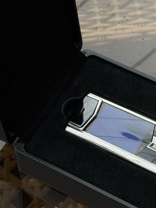 В наличии телефон VERTU