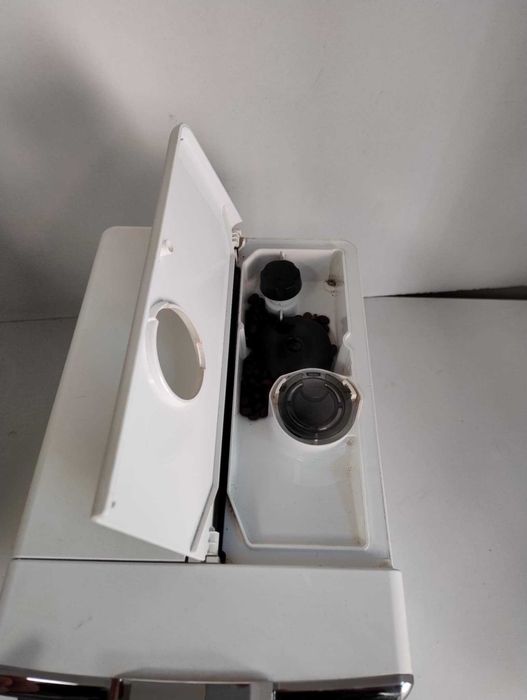 Бяла Кафемашина-Кафеавтомат Philips  5000 Series Капучино,Американо