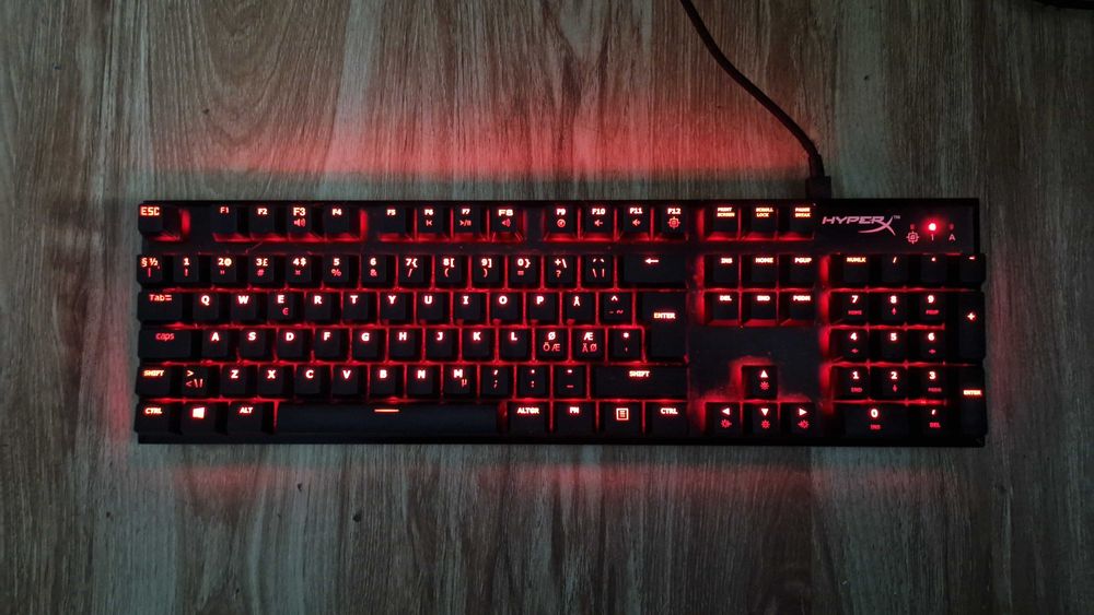 Vand Tastatura Gaming Mecanica HyperX Alloy FPS RED la 100lei