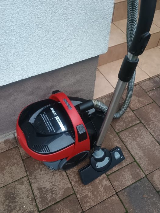 Aspirator Zelmer 1500 cu filtrare prin apa