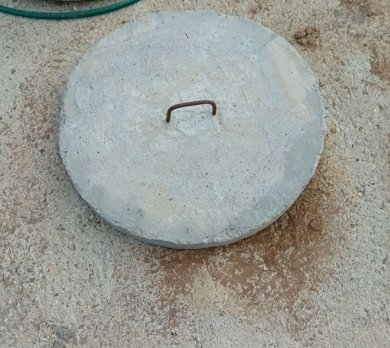 capac beton fantana fosa canalizare diametru 60cm nou