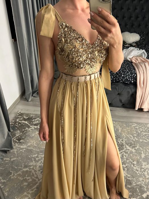 Rochie aurie lunga