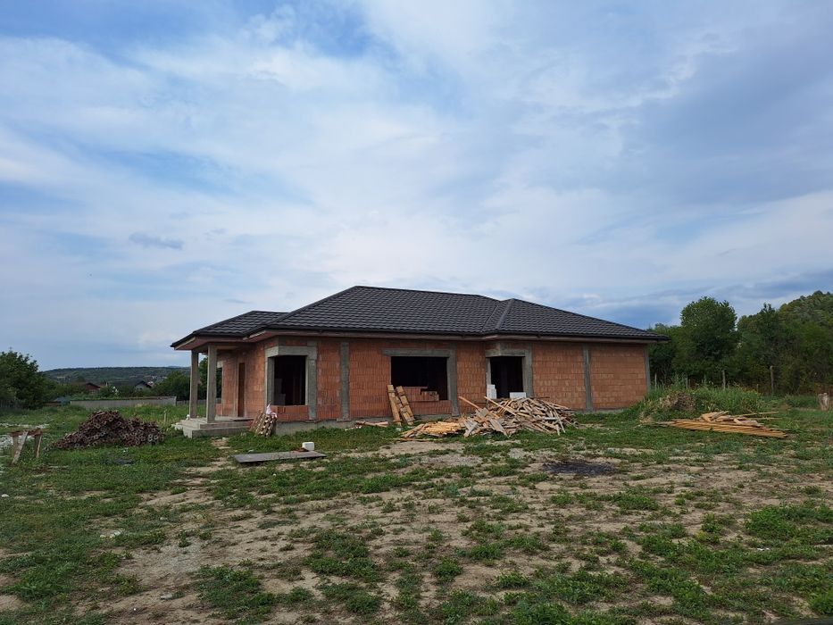 Casă de vânzare la cheie in Budești