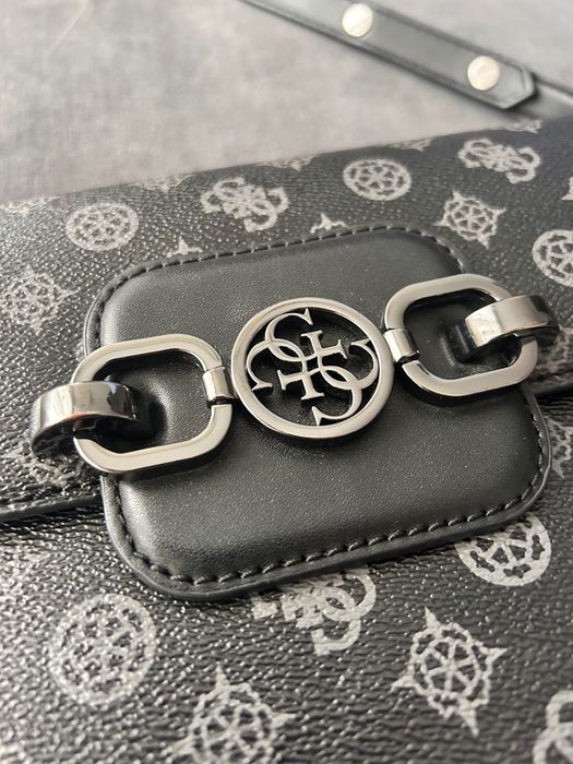 Чанта guess в черно