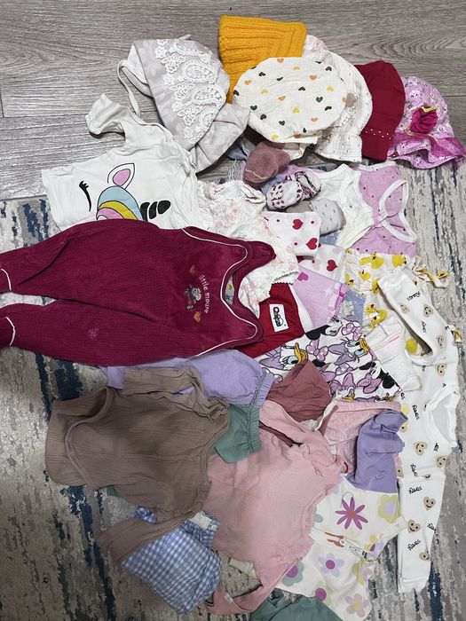 Отдам даром пакет вещей для новорожденных