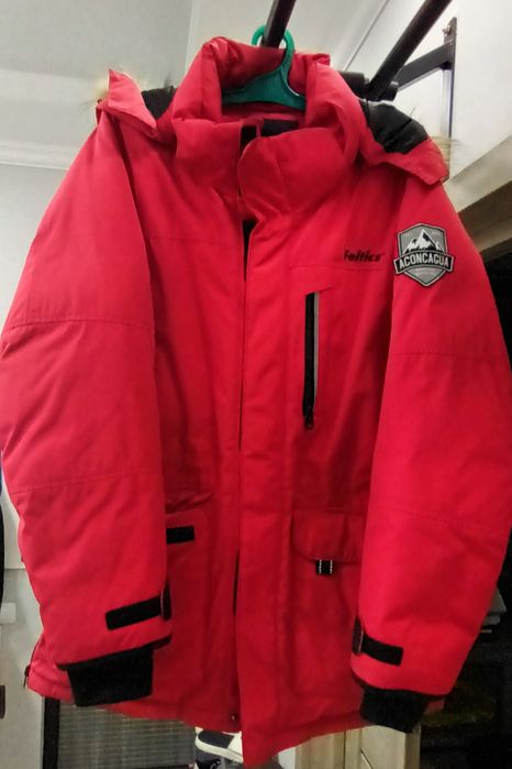 Срочно продаю тёплую куртку(аляска). Сделано в Корее.