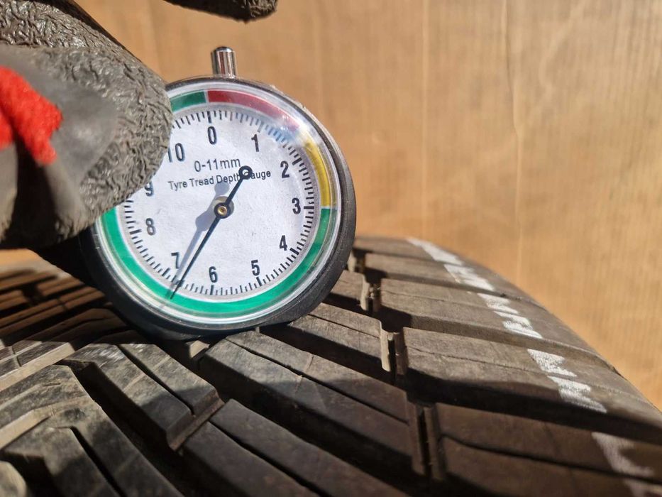 1 Continental R19 245/45
Зимна гума 
DOT1223