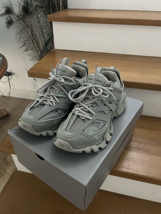 Balenciaga track