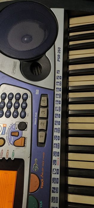 Yamaha 61 клавишы