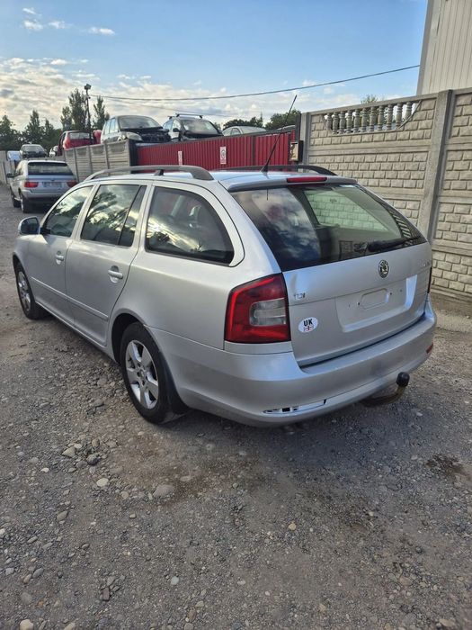 BARA FATA/CAPOTA MOTOR/TRAGER/ARIPI SKODA OCTAVIA 2 2012