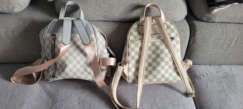 Rucsacuri de vânzare