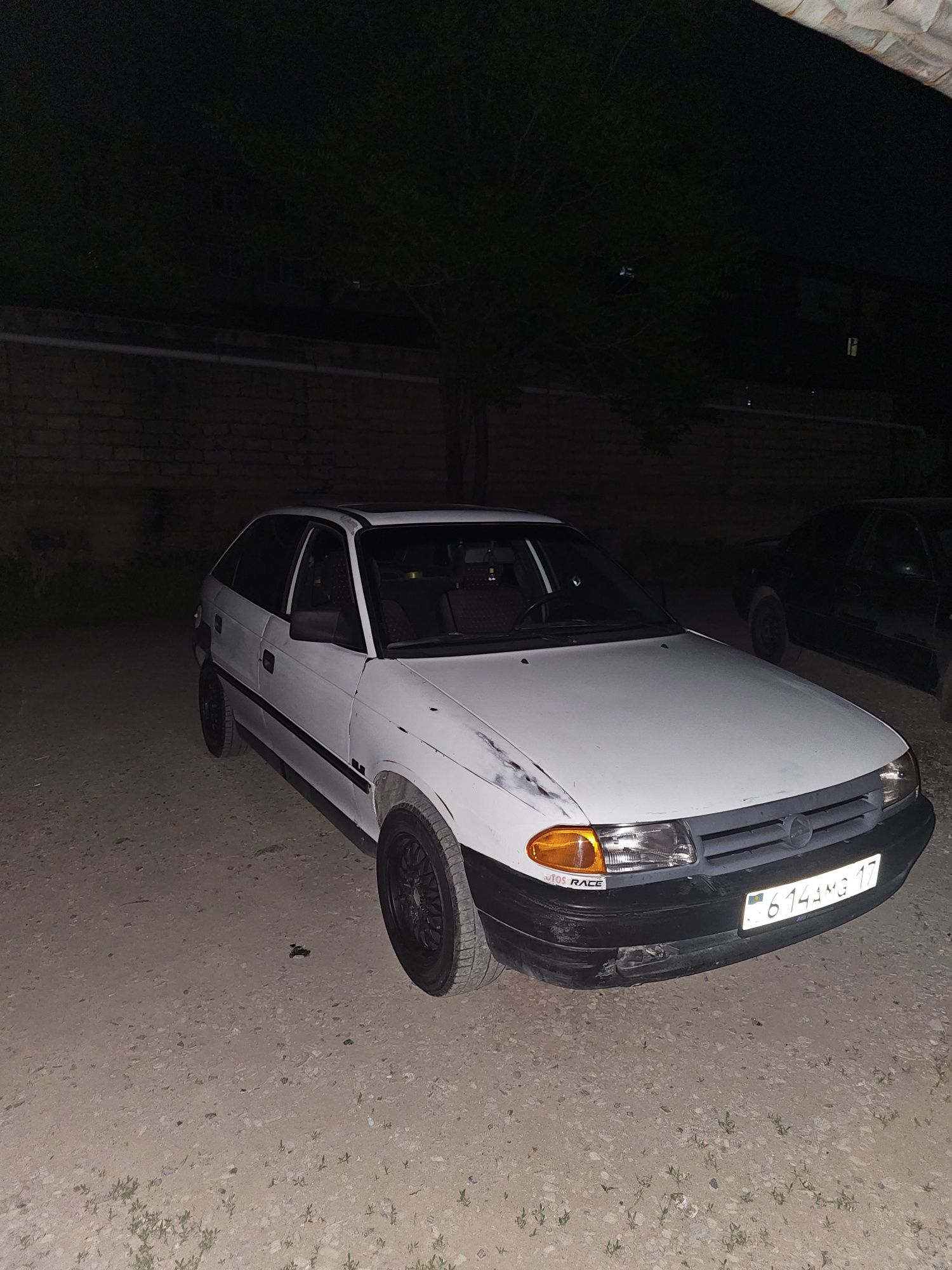 Продам Opel Astra 1.6 1992г