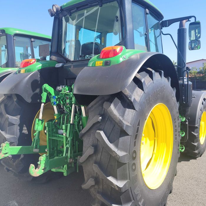 Tractor John Deere 6135M