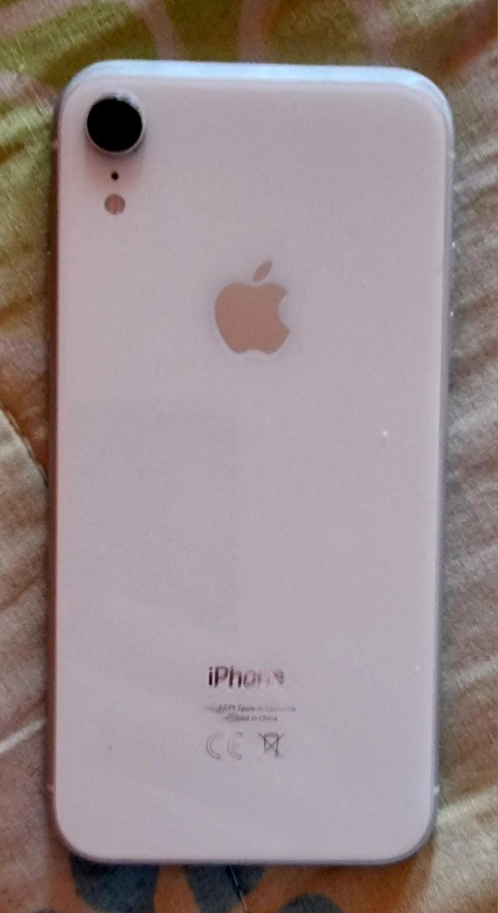 Продавам iPhone XR - 64GB White