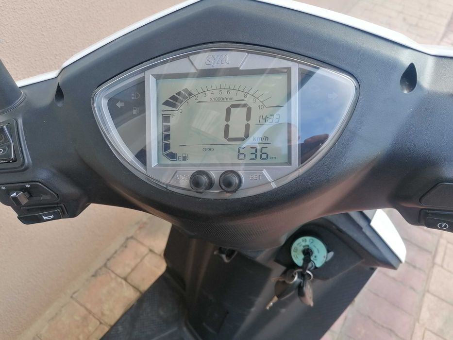 Scuter SYM XPRO benzina 50 CC Cargo 1100km la bord