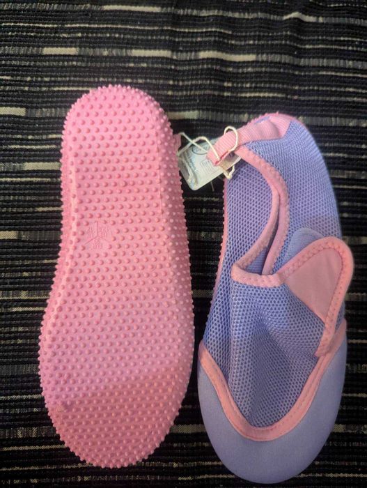 Аква обувки момиче 30 ( нови )