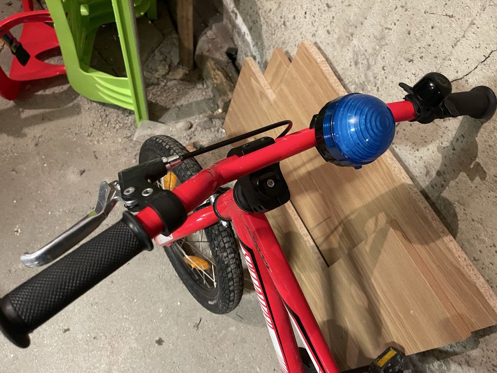 Продавам детски велосипед Specialized Hotrock 16