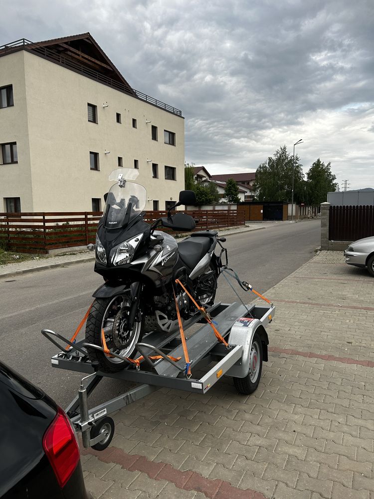 Inchiriez remorca moto cu 3 posturi / Ofer servicii transport/tractare