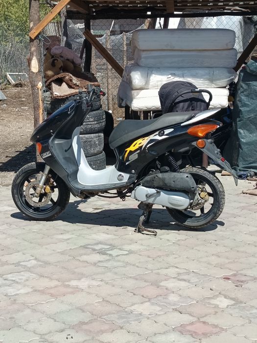 Vând scuter Honda