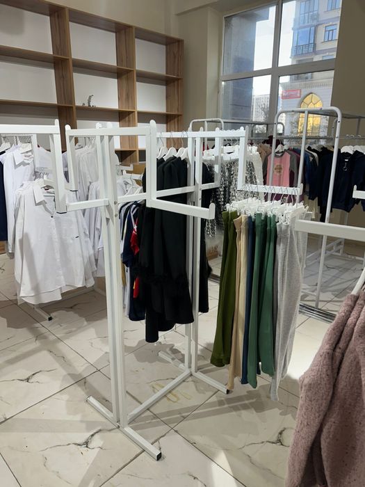 Барлығы сатылады почти новый шт 1500 Киім ілетін сатылады  40000