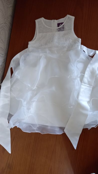 Белое нарядное платье для девочки 5-7 лет