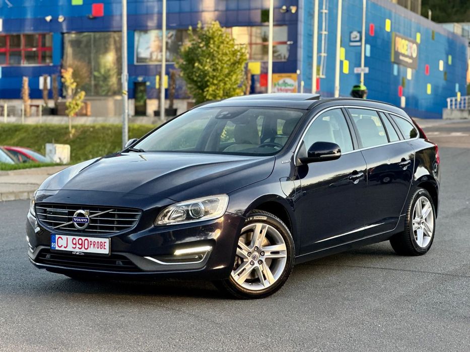 Volvo V60 Garantie 12 Luni ! Plug In Hibrid, Trapa, Distronic, Xenon