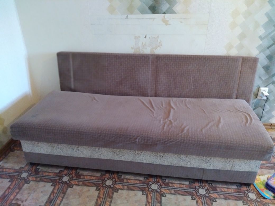Продается диван-тахта в хорошем состоянии