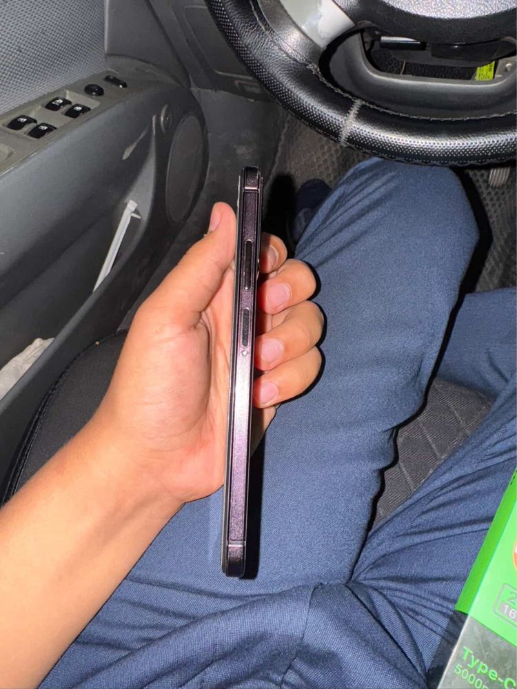 Infinix Note 40pro 8/8 16.  256GB