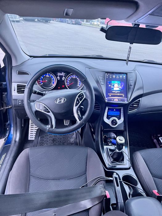 Hyundai elantra 2012 1.6 benzina