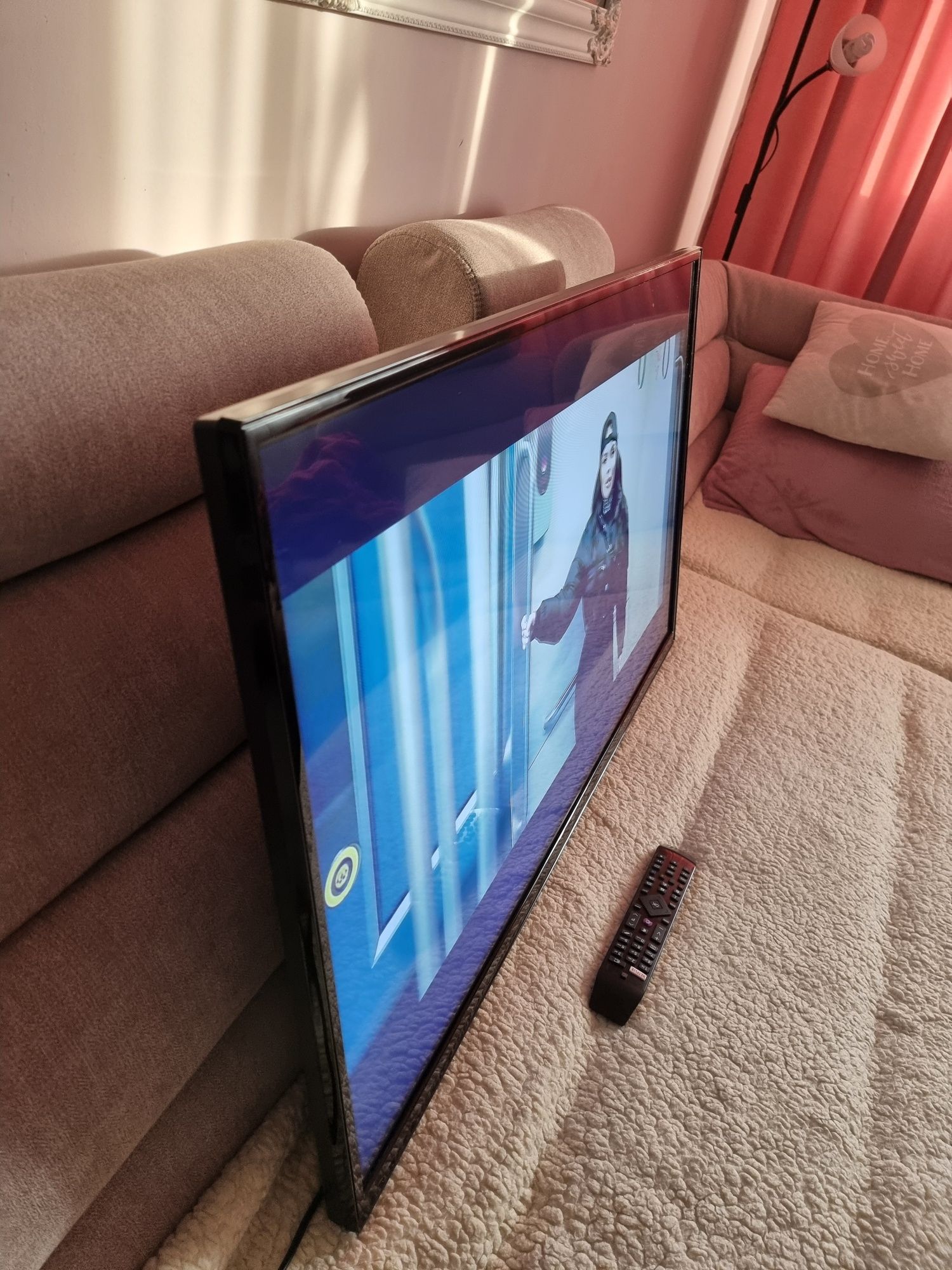 Smart Tv Hitachi 102cm, Stare impecabila, Netflix, YouTube.