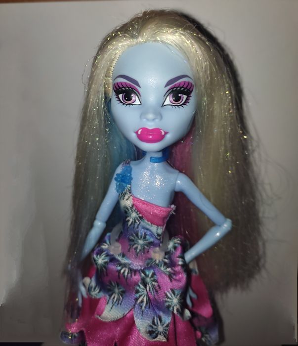 Monster high Abbey Bominable Монстер хай Эбби Боминейбел