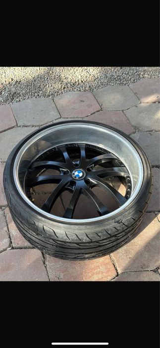 Продам диски с резиной 22 размер разноширокие