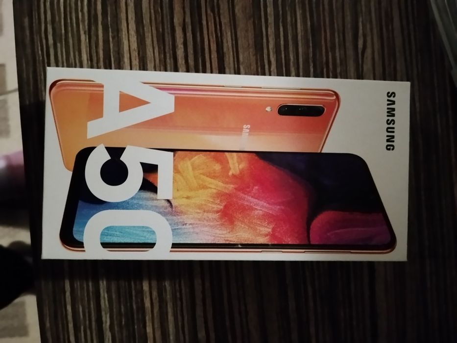 Продавам Samsung  A50
